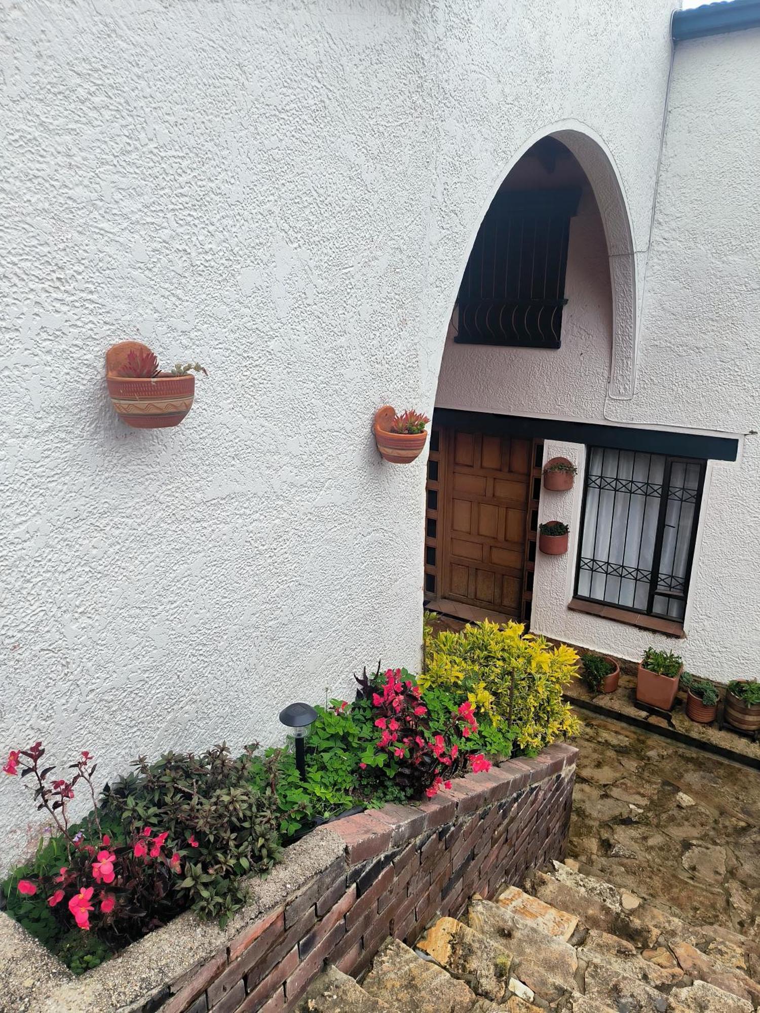 House Life Hotell La Calera Eksteriør bilde